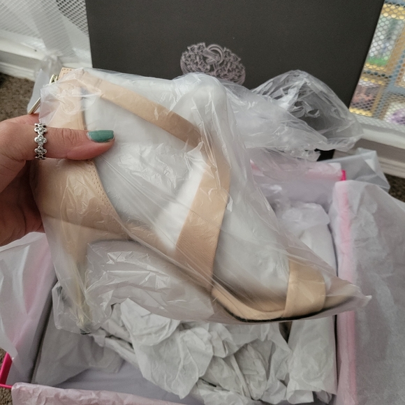 VINCE CAMUTO **NWT** Pascallia Sandal, sz 6 - Picture 8 of 10